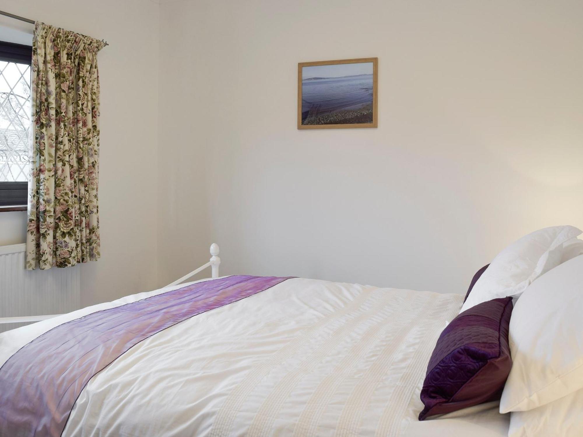 Sea Breeze Villa The Mumbles Exteriör bild