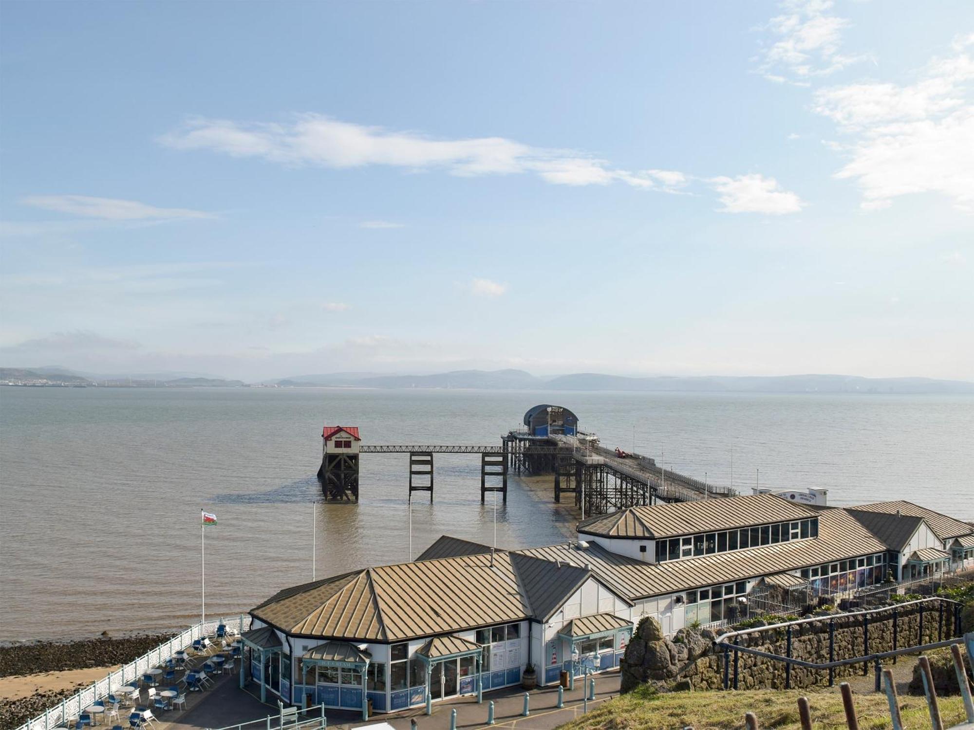 Sea Breeze Villa The Mumbles Exteriör bild